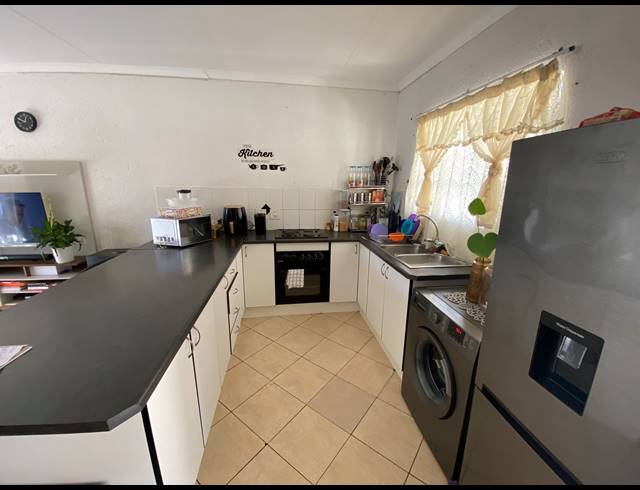 1 BEDROOM FLAT FOR SALE IN RENSBURG
